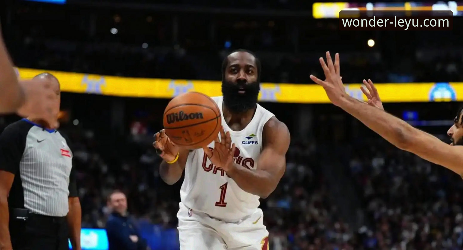 NBA常规赛最新战报：米切尔42分率骑士力克魔术，乐鱼体育平台v3.5.1版本带来沉浸式观赛体验